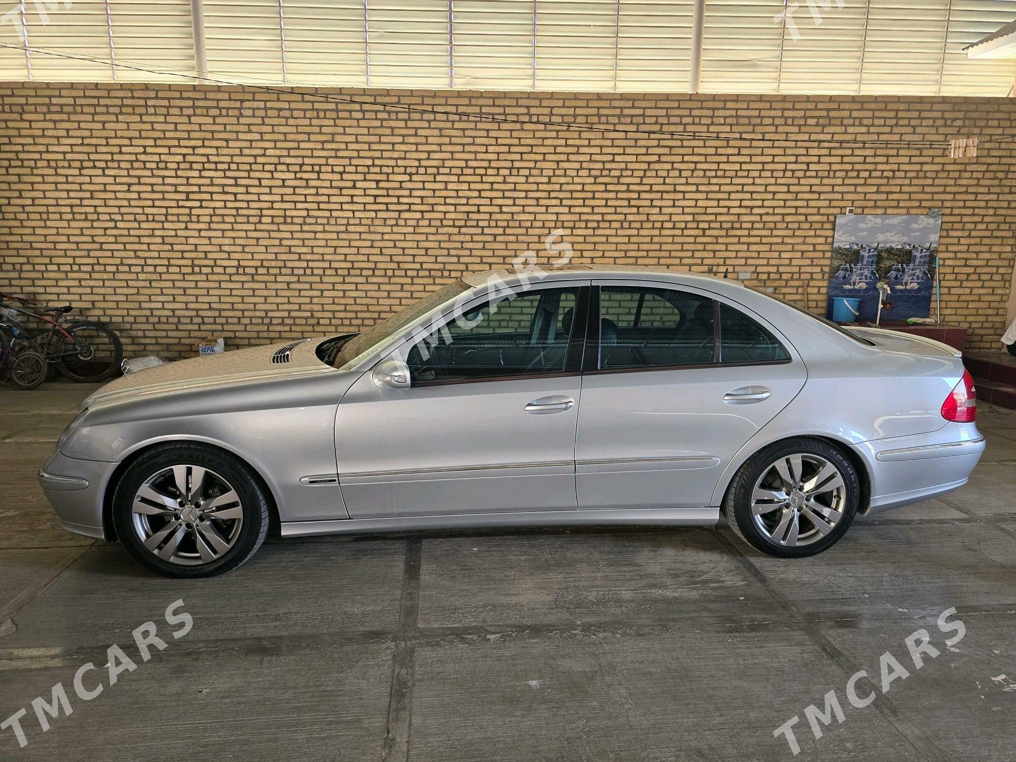 Mercedes-Benz E350 2005 - 130 000 TMT - Мары - img 4