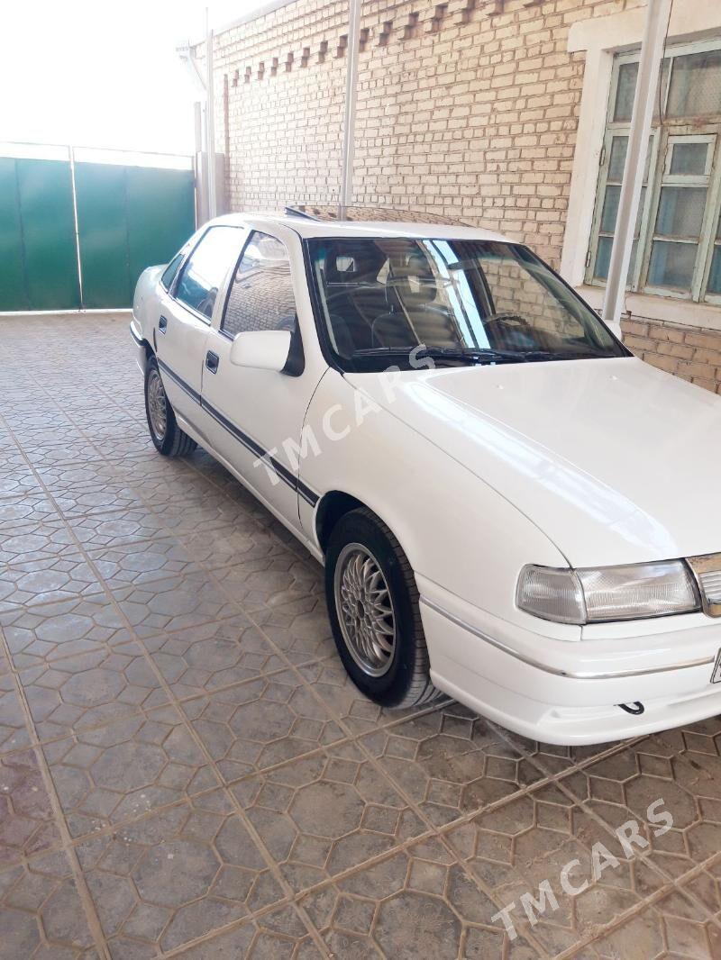 Opel Vectra 1992 - 36 000 TMT - Бахарден - img 3