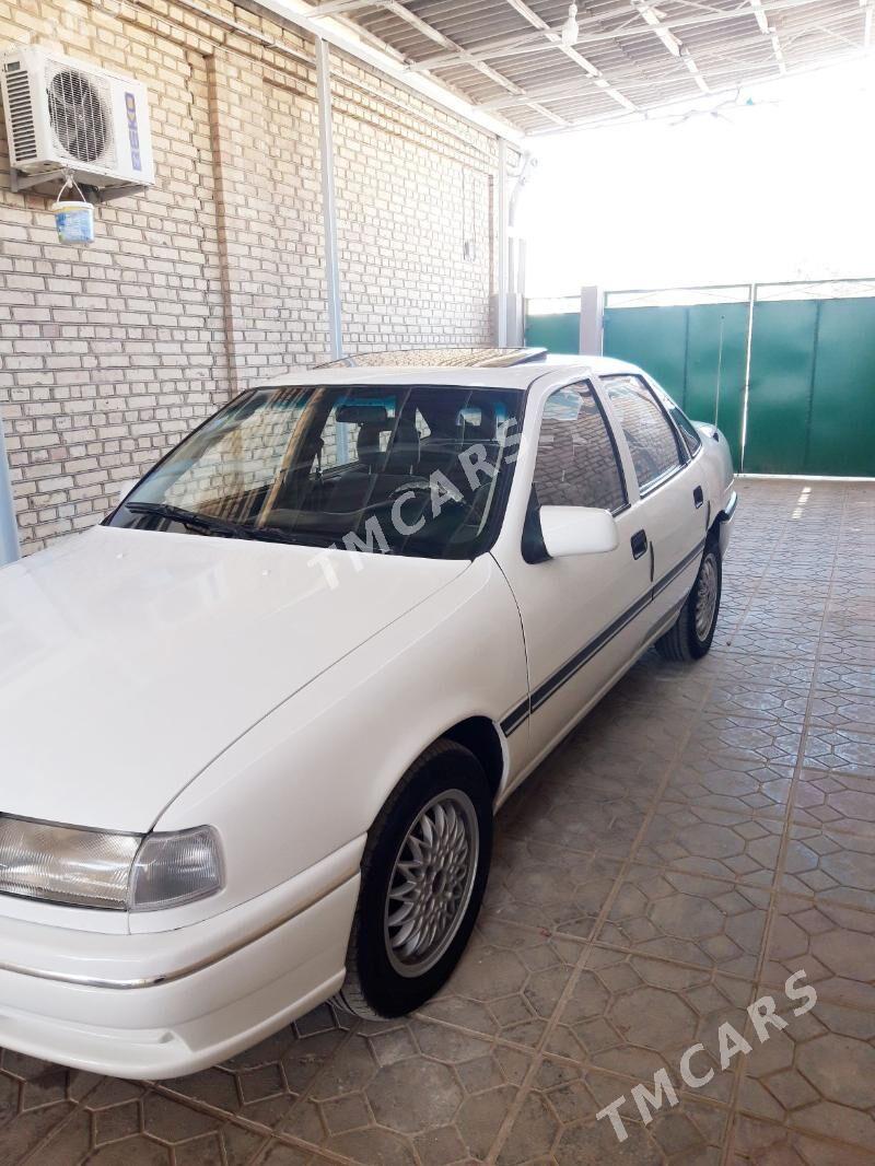 Opel Vectra 1992 - 36 000 TMT - Бахарден - img 4