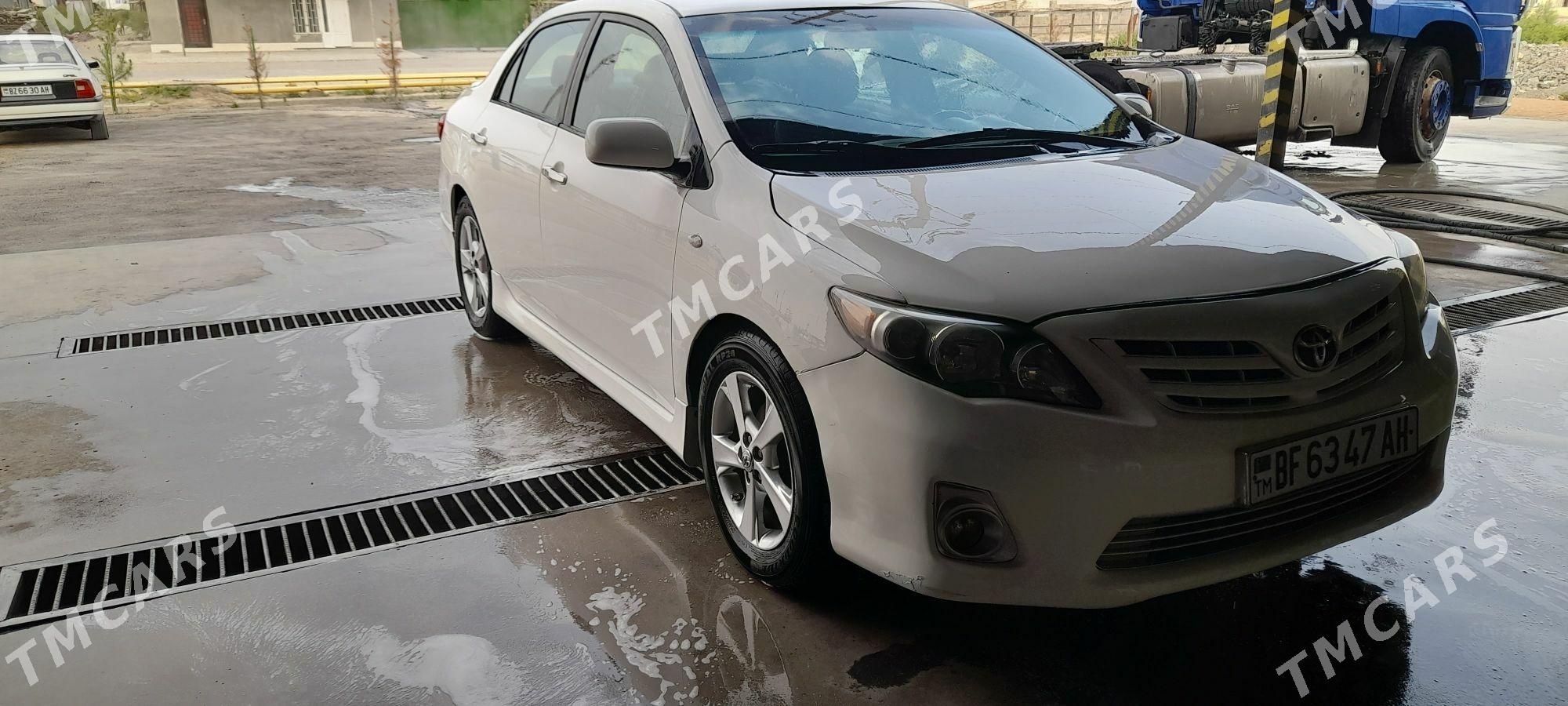 Toyota Corolla 2011 - 135 000 TMT - Ак-Бугдайский этрап - img 2