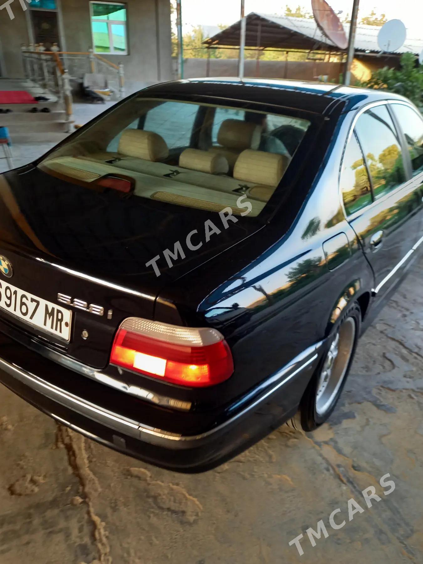 BMW 528 2000 - 75 000 TMT - Байрамали - img 3