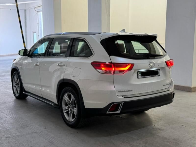 Toyota Highlander 2018 - 604 000 TMT - Ашхабад - img 9