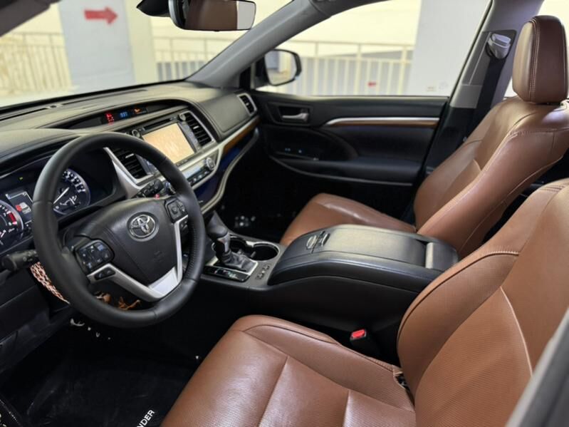 Toyota Highlander 2018 - 604 000 TMT - Ашхабад - img 8