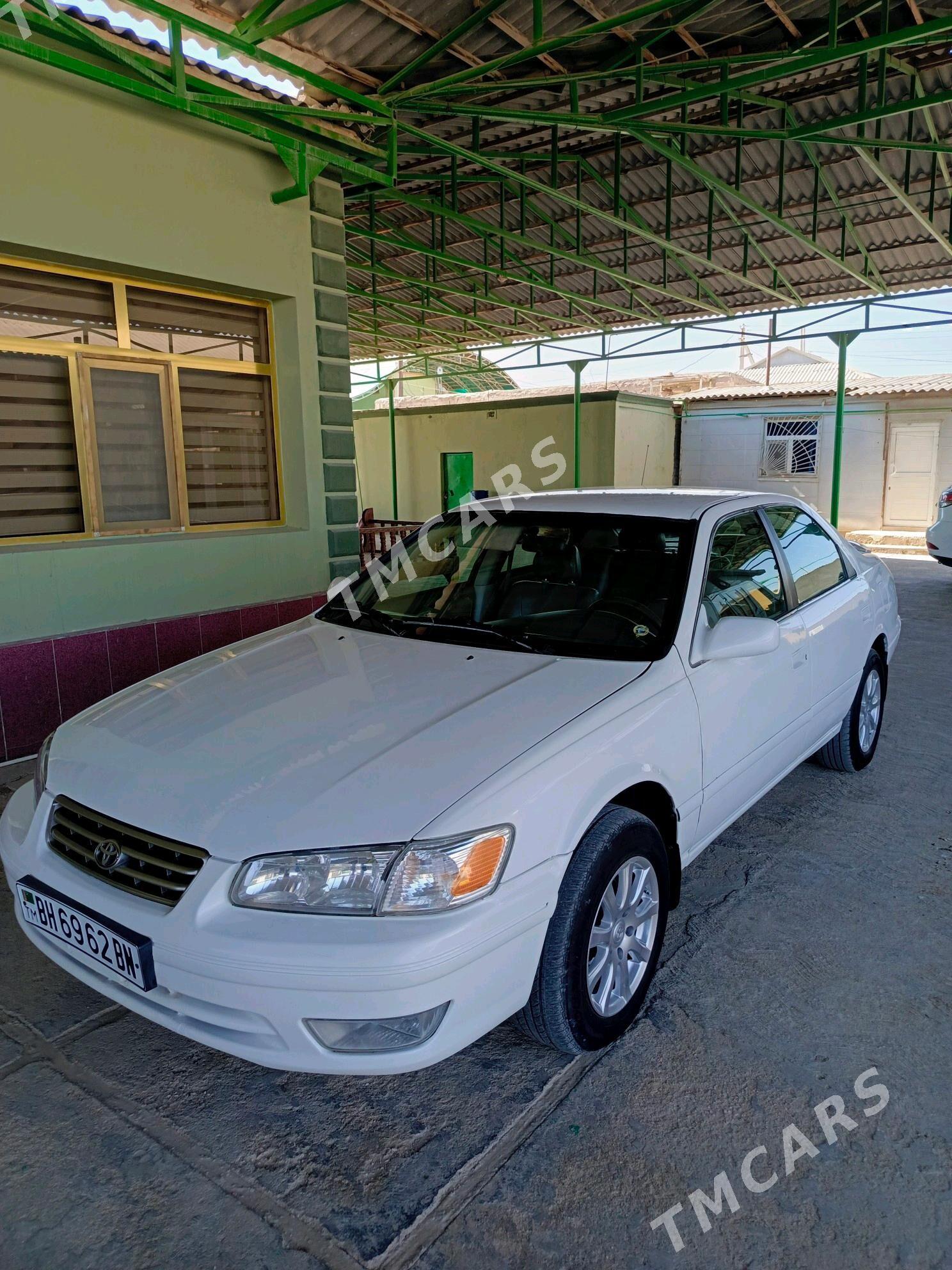 Toyota Camry 2000 - 140 000 TMT - Гумдаг - img 2