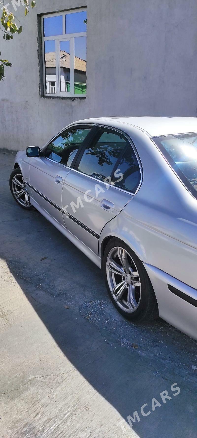 BMW E39 2000 - 90 000 TMT - Türkmenabat - img 2