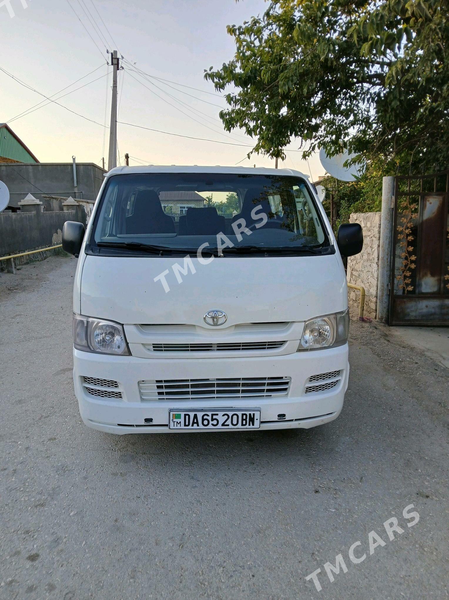 Toyota Hiace 2008 - 180 000 TMT - Балканабат - img 4