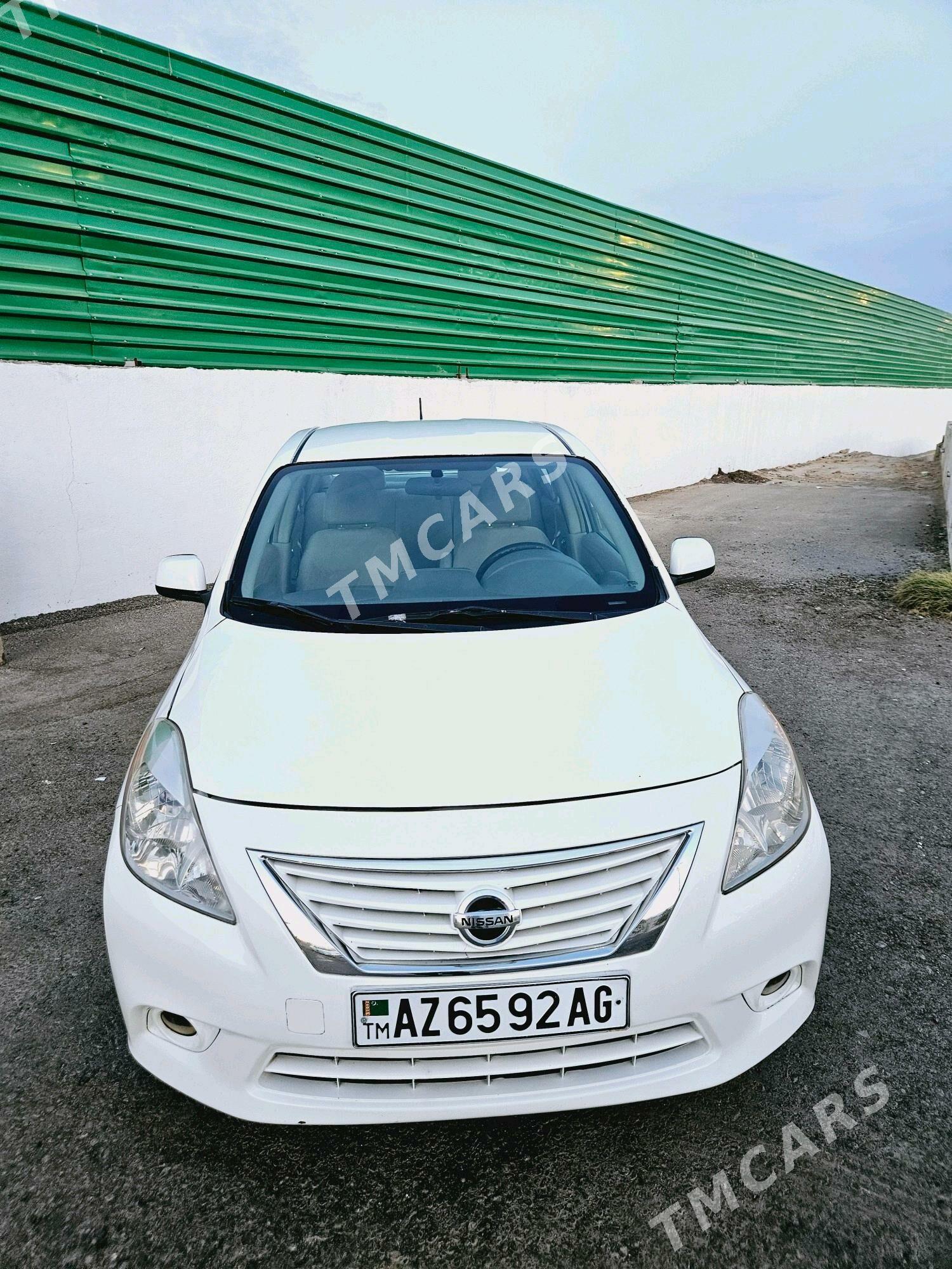 Nissan Versa 2012 - 79 000 TMT - Ашхабад - img 5