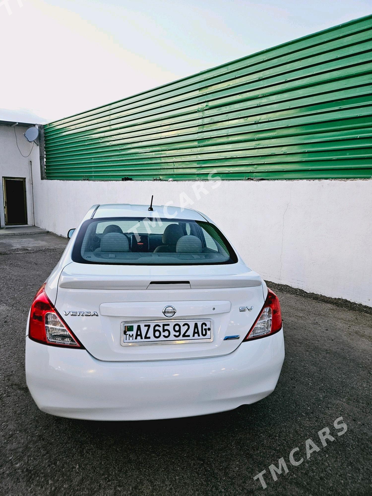 Nissan Versa 2012 - 79 000 TMT - Ашхабад - img 6