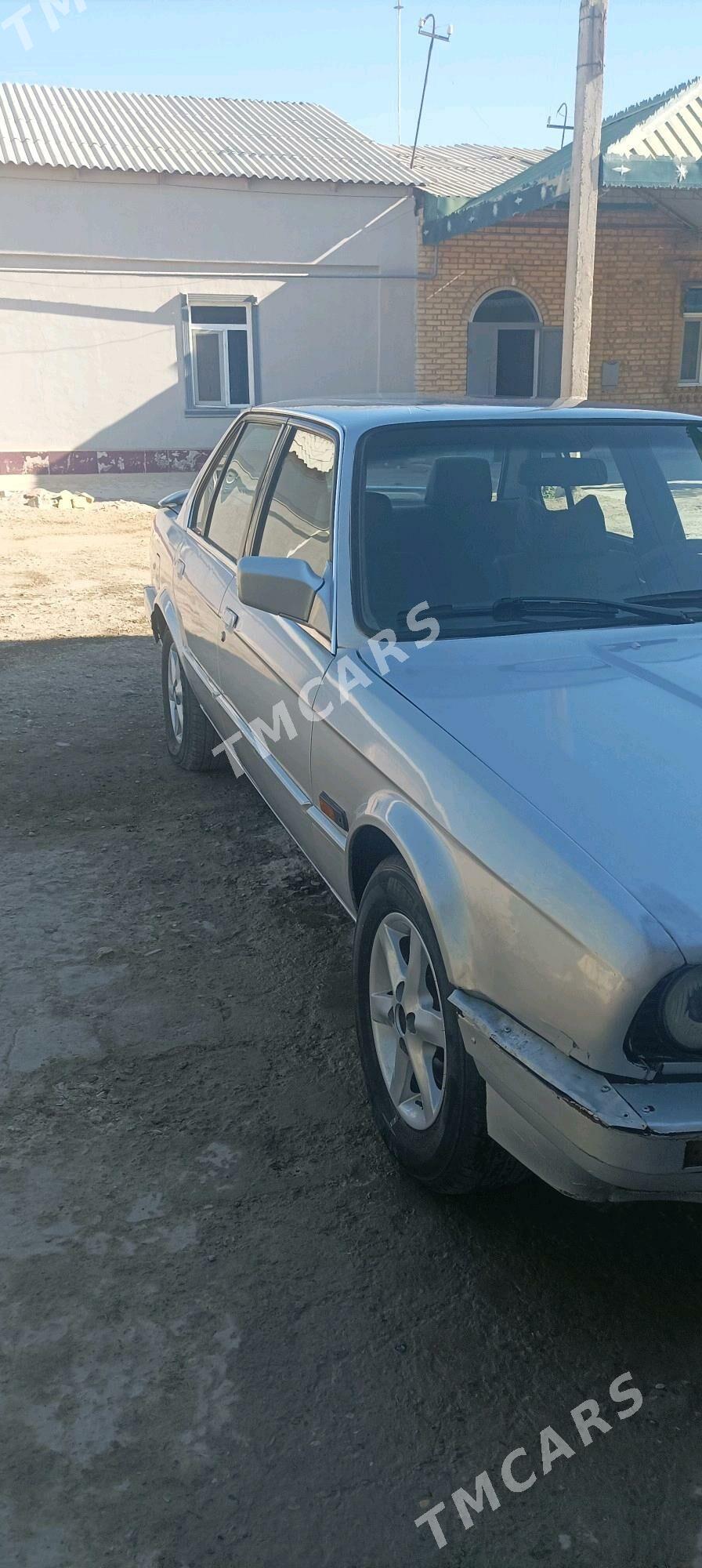 BMW 320 1990 - 15 000 TMT - Дянев - img 3