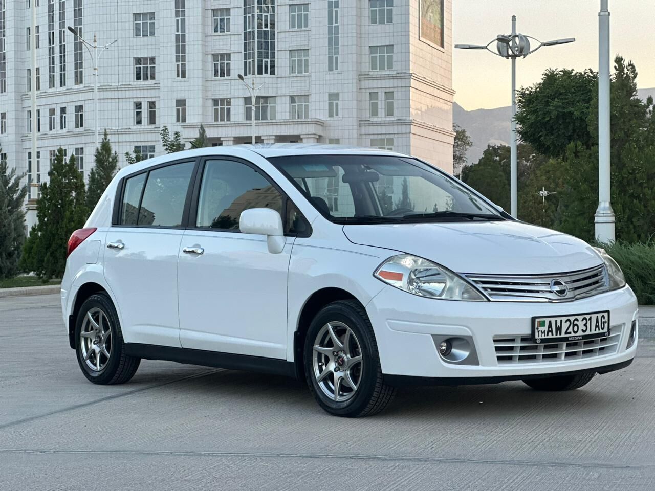 Nissan Versa 2010 - 117 000 TMT - Ашхабад - img 2