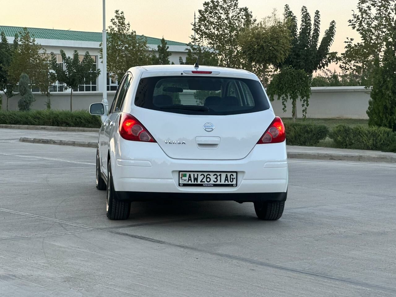 Nissan Versa 2010 - 117 000 TMT - Ашхабад - img 6