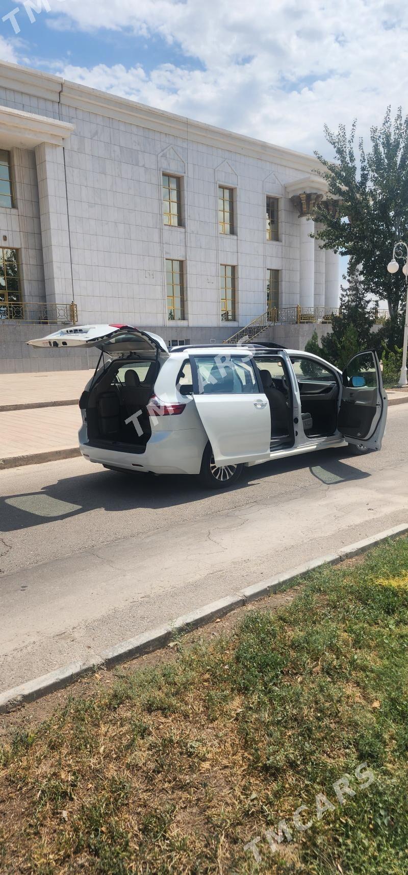 Toyota Sienna 2019 - 400 000 TMT - Дашогуз - img 7