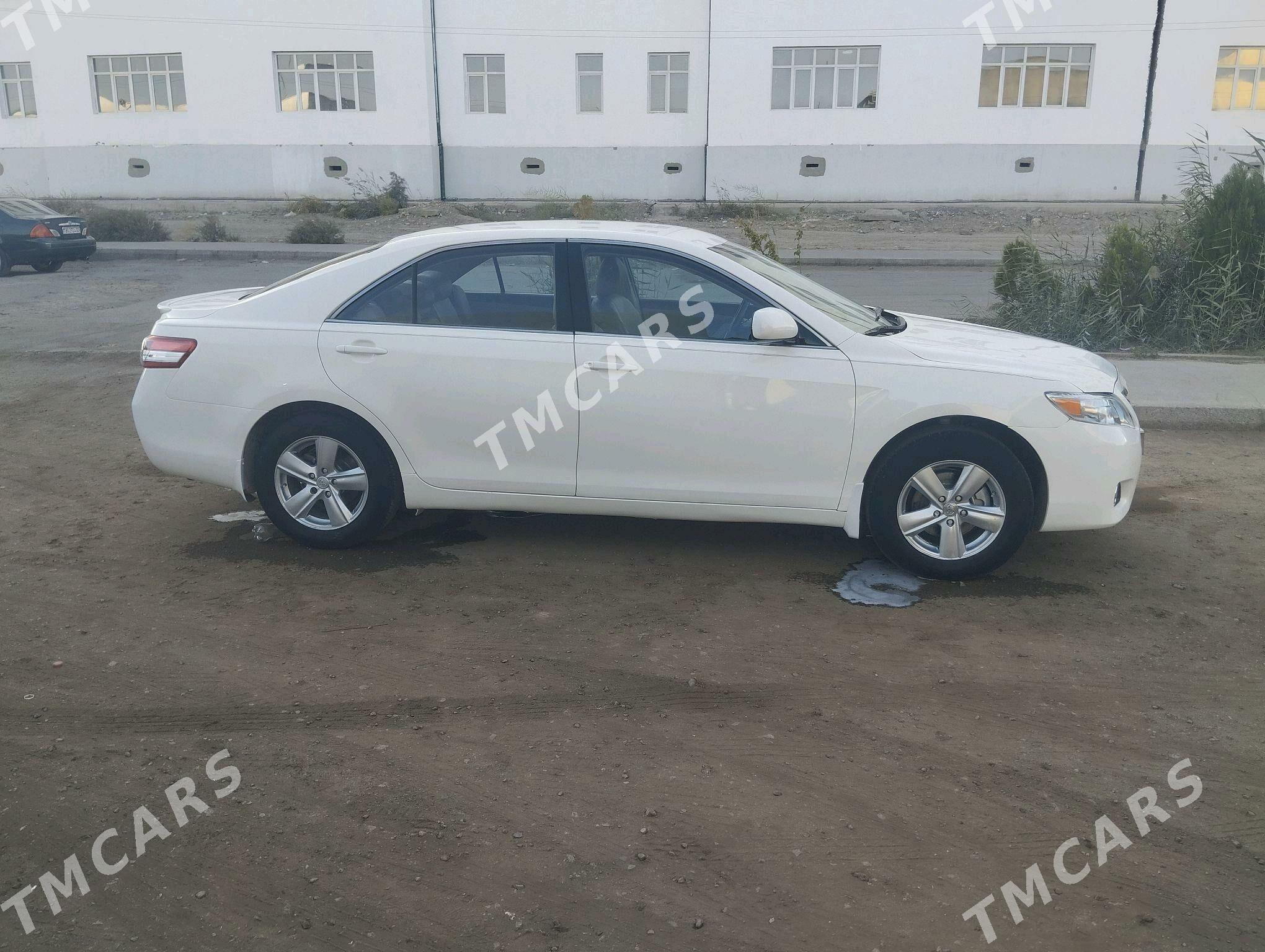 Toyota Camry 2011 - 135 000 TMT - Гурбансолтан Едже - img 9