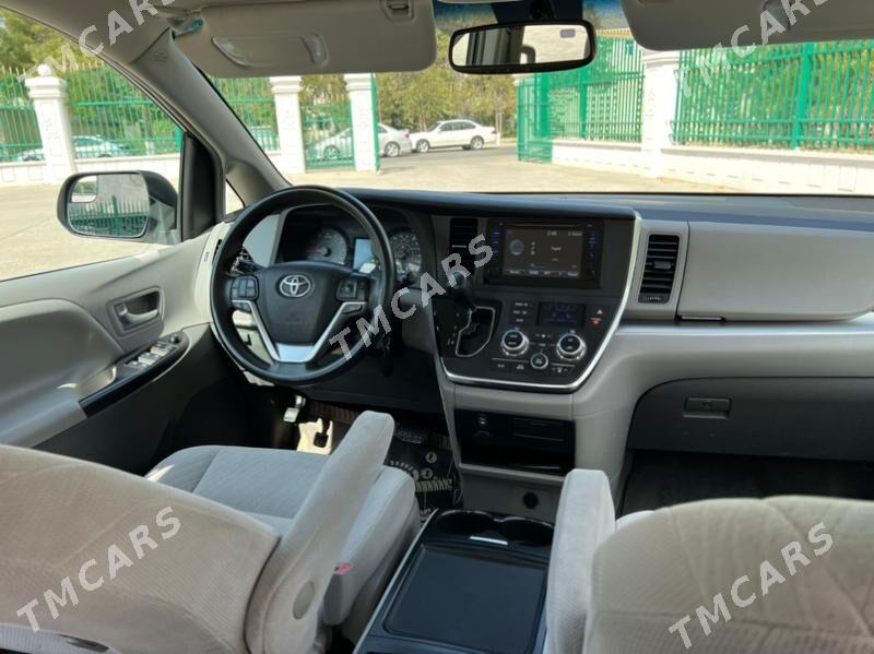 Toyota Sienna 2019 - 355 000 TMT - Ашхабад - img 7