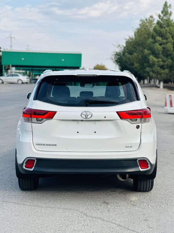 Toyota Highlander 2018 - 350 000 TMT - Aşgabat - img 2