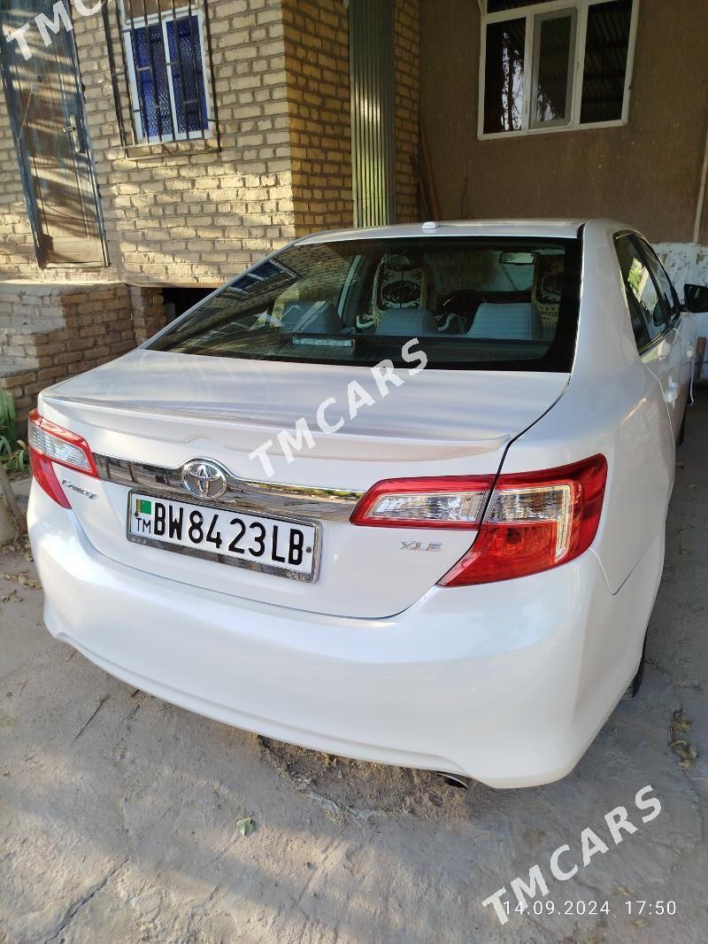 Toyota Camry 2012 - 200 000 TMT - Сейди - img 6