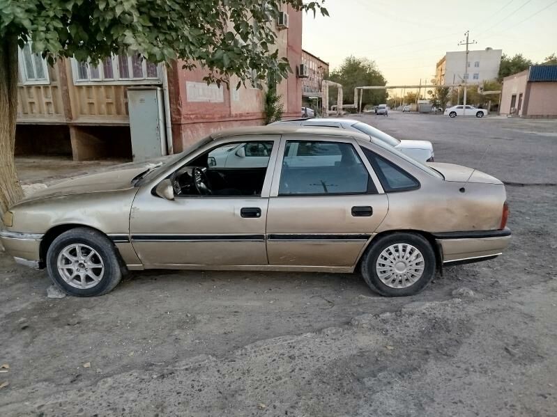 Opel Vectra 1990 - 13 000 TMT - Мары - img 5