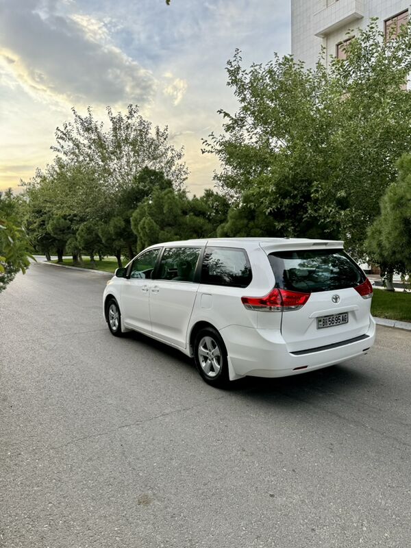 Toyota Sienna 2011 - 255 000 TMT - Ашхабад - img 5