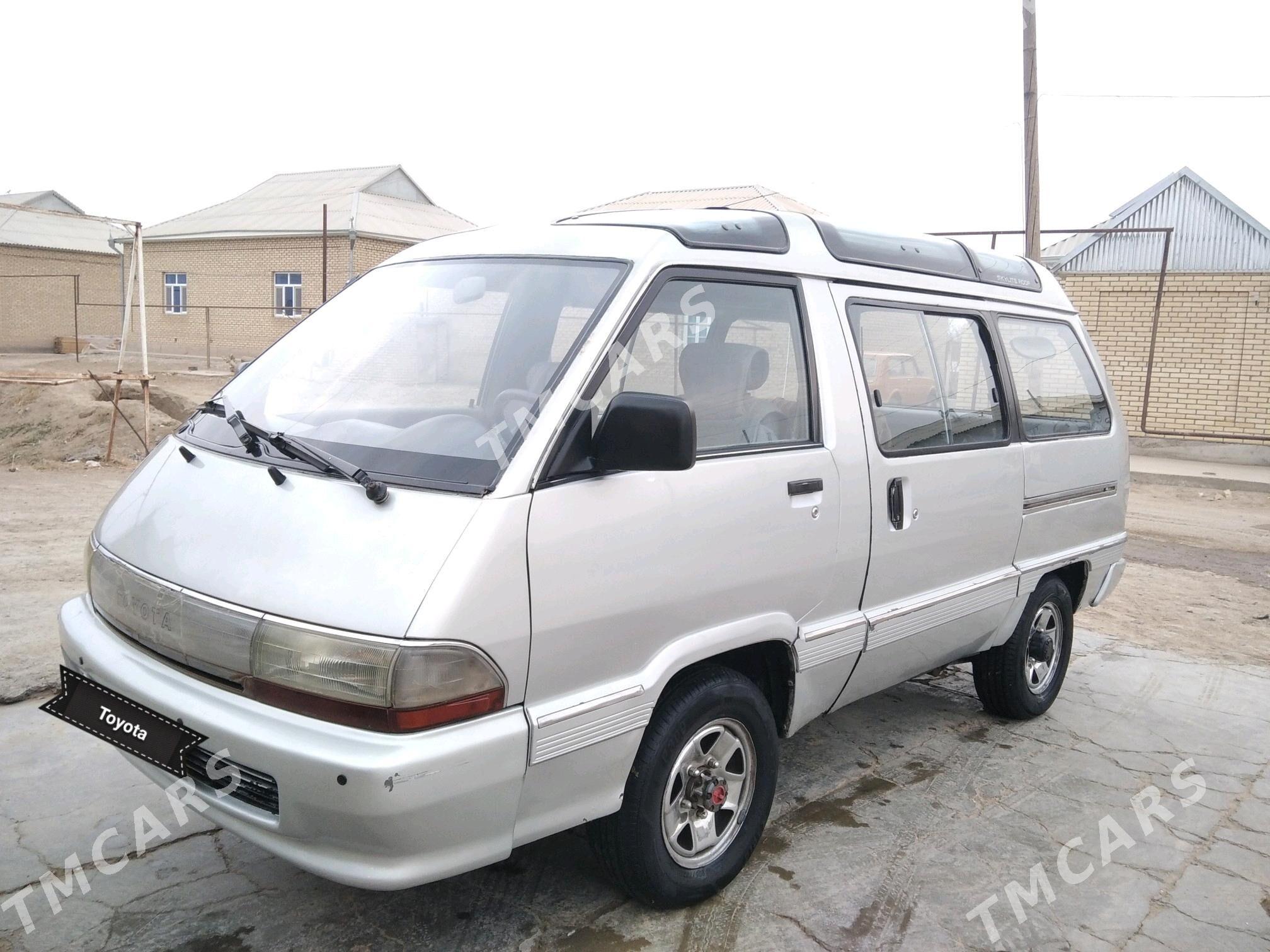 Toyota Town Ace 1989 - 33 000 TMT - Сакарчага - img 2