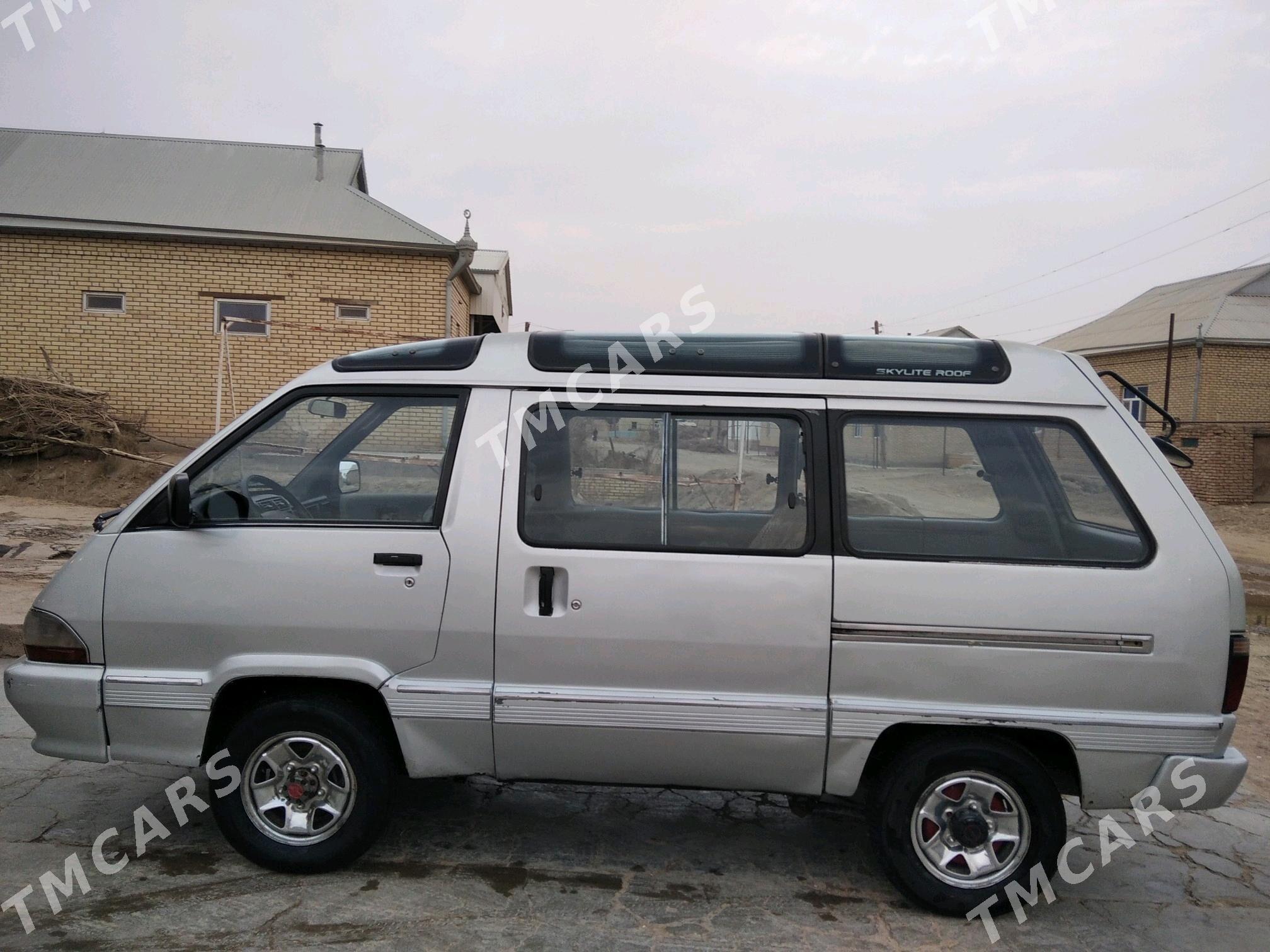 Toyota Town Ace 1989 - 33 000 TMT - Сакарчага - img 5