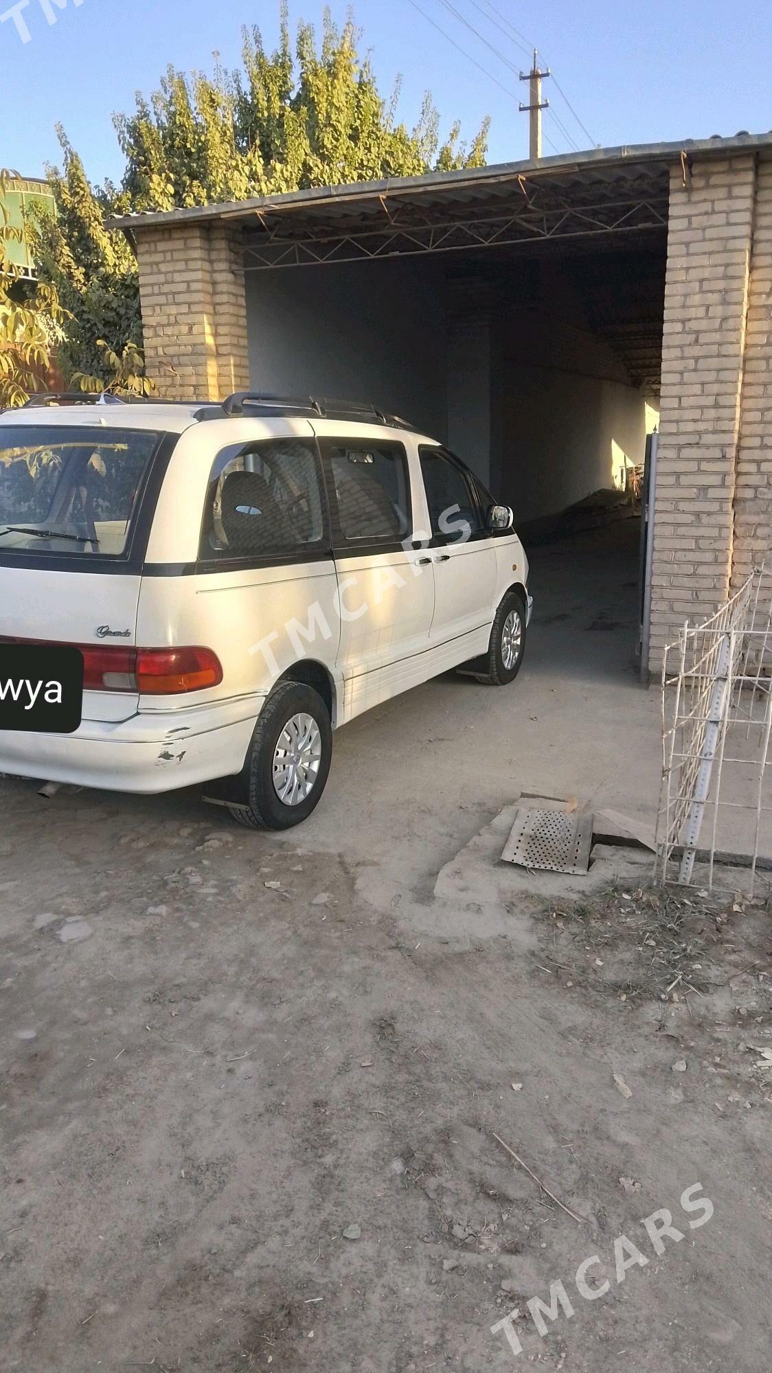 Toyota Previa 1991 - 60 000 TMT - Халач - img 4