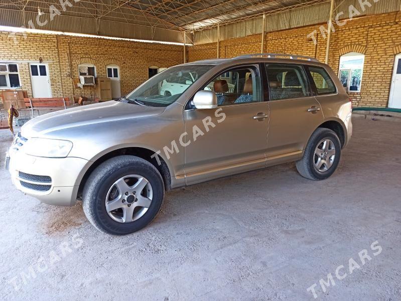 Volkswagen Touareg 2005 - 80 000 TMT - Мары - img 2