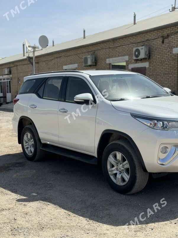 Toyota Fortuner 2016 - 487 500 TMT - Мары - img 2