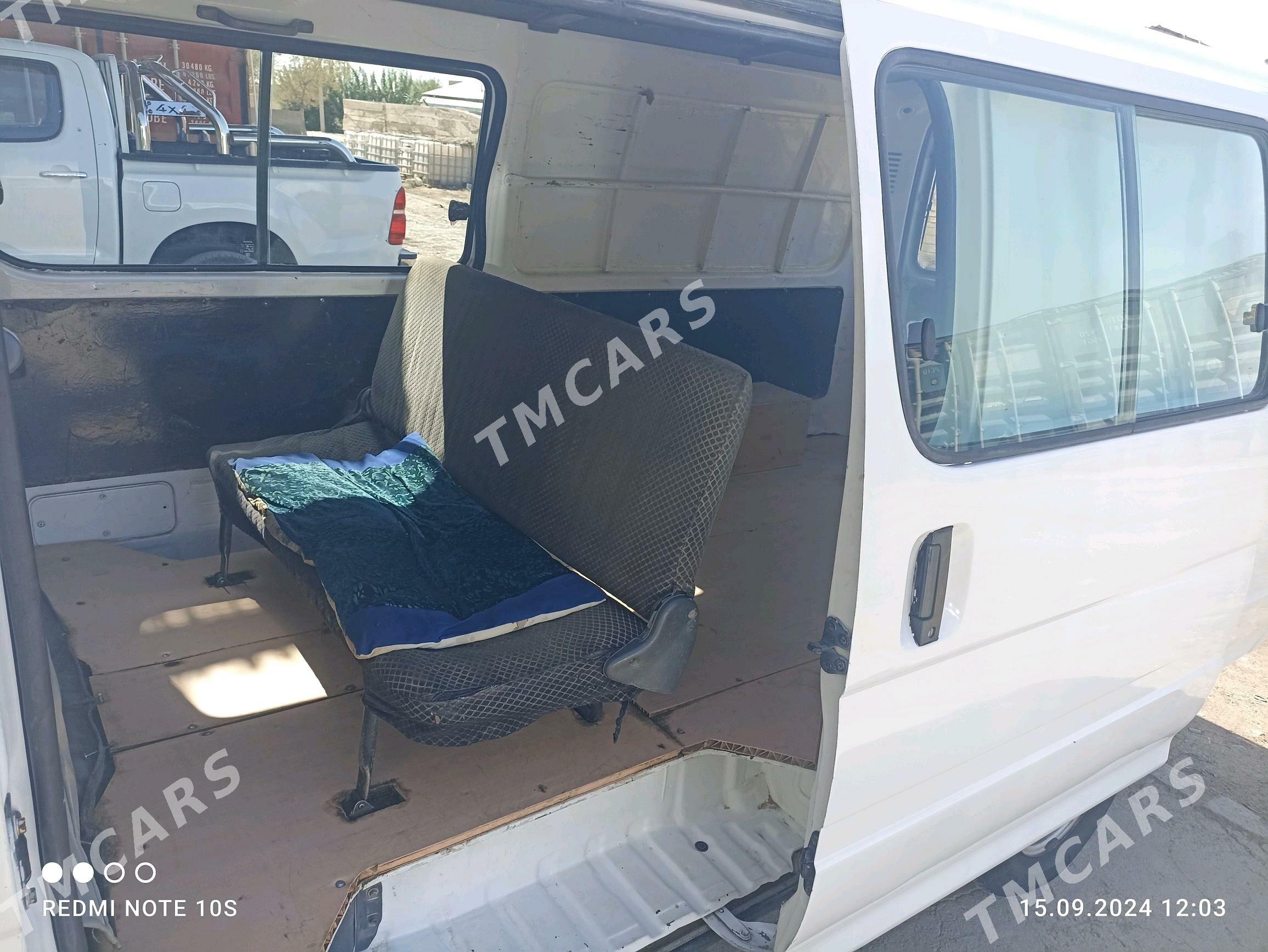 Toyota Hiace 1998 - 75 000 TMT - Мары - img 5