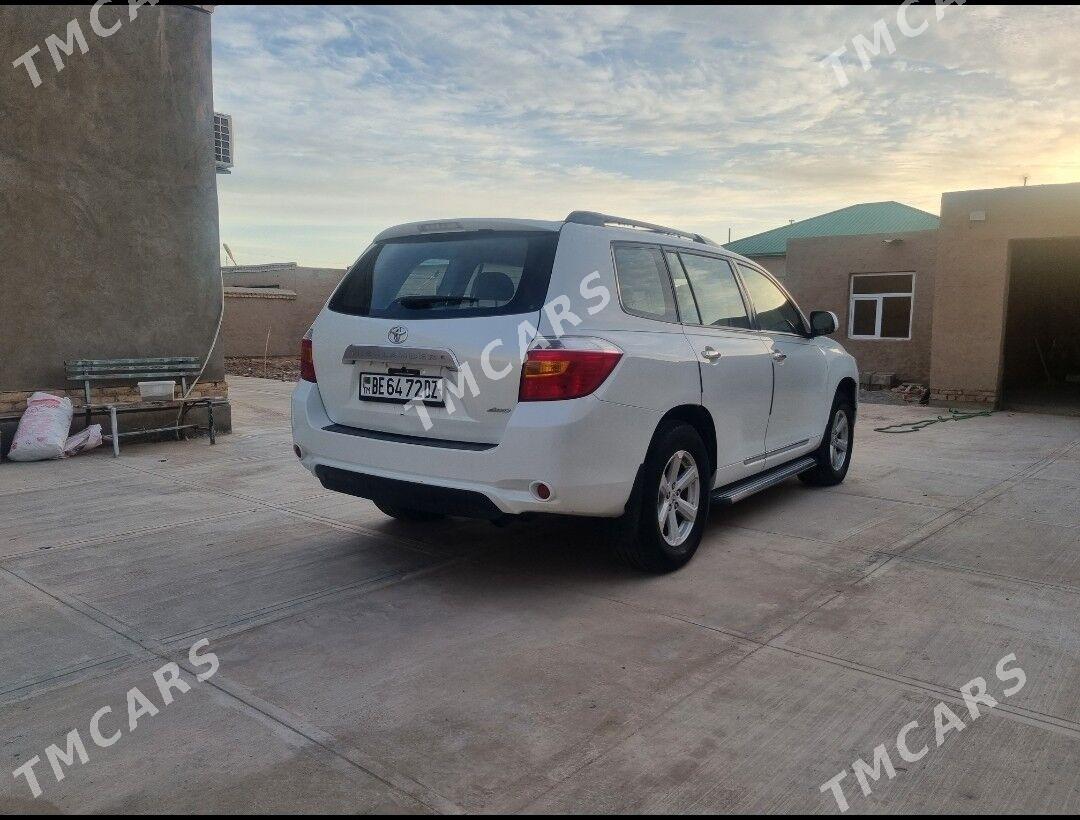 Toyota Highlander 2010 - 260 000 TMT - Дашогуз - img 4