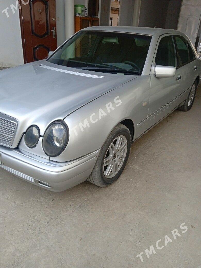 Mercedes-Benz C320 2001 - 70 000 TMT - Туркменабат - img 4