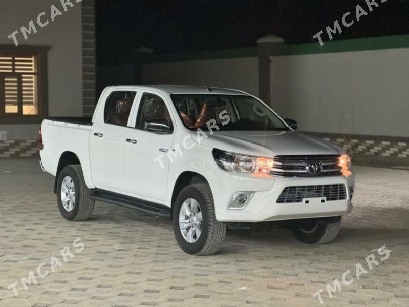 Toyota Hilux 2021 - 420 000 TMT - Мары - img 8