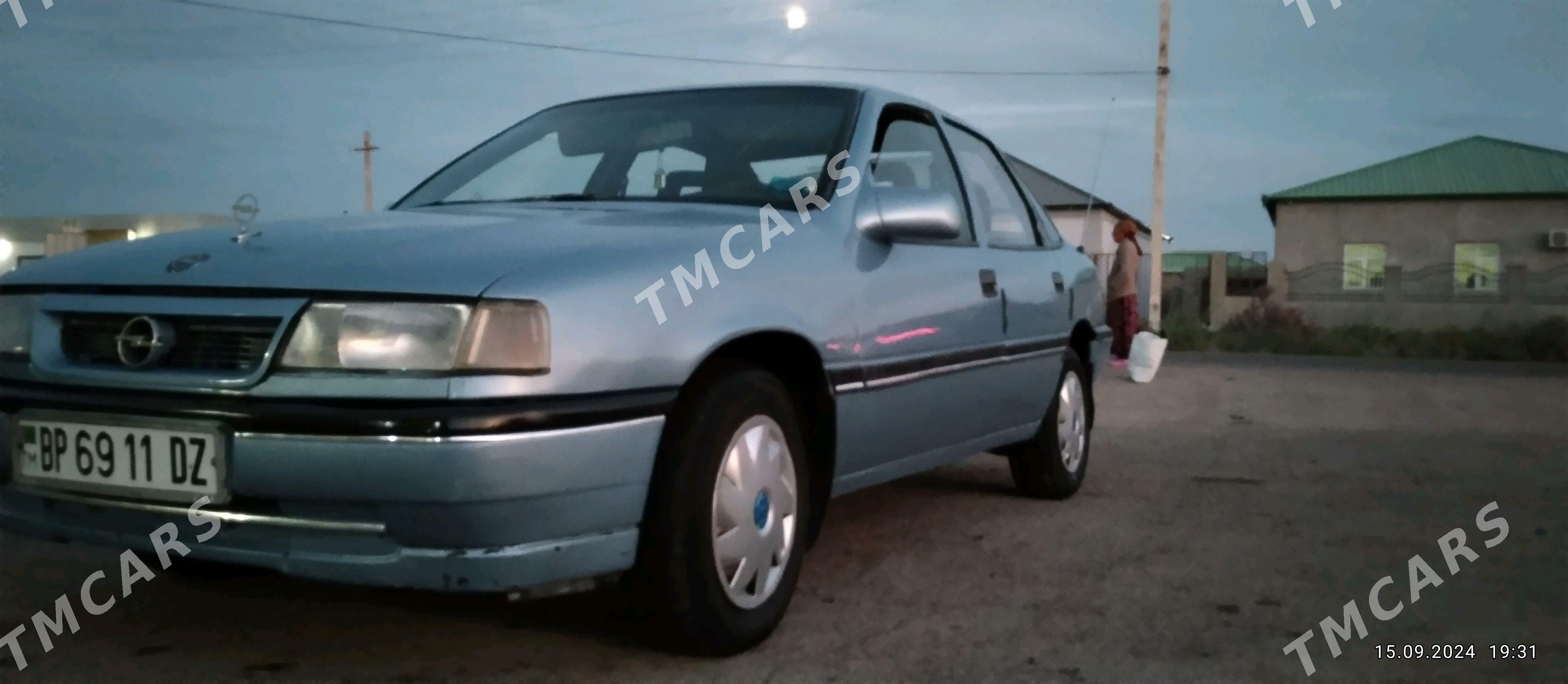 Opel Vectra 1990 - 26 000 TMT - Губадаг - img 3