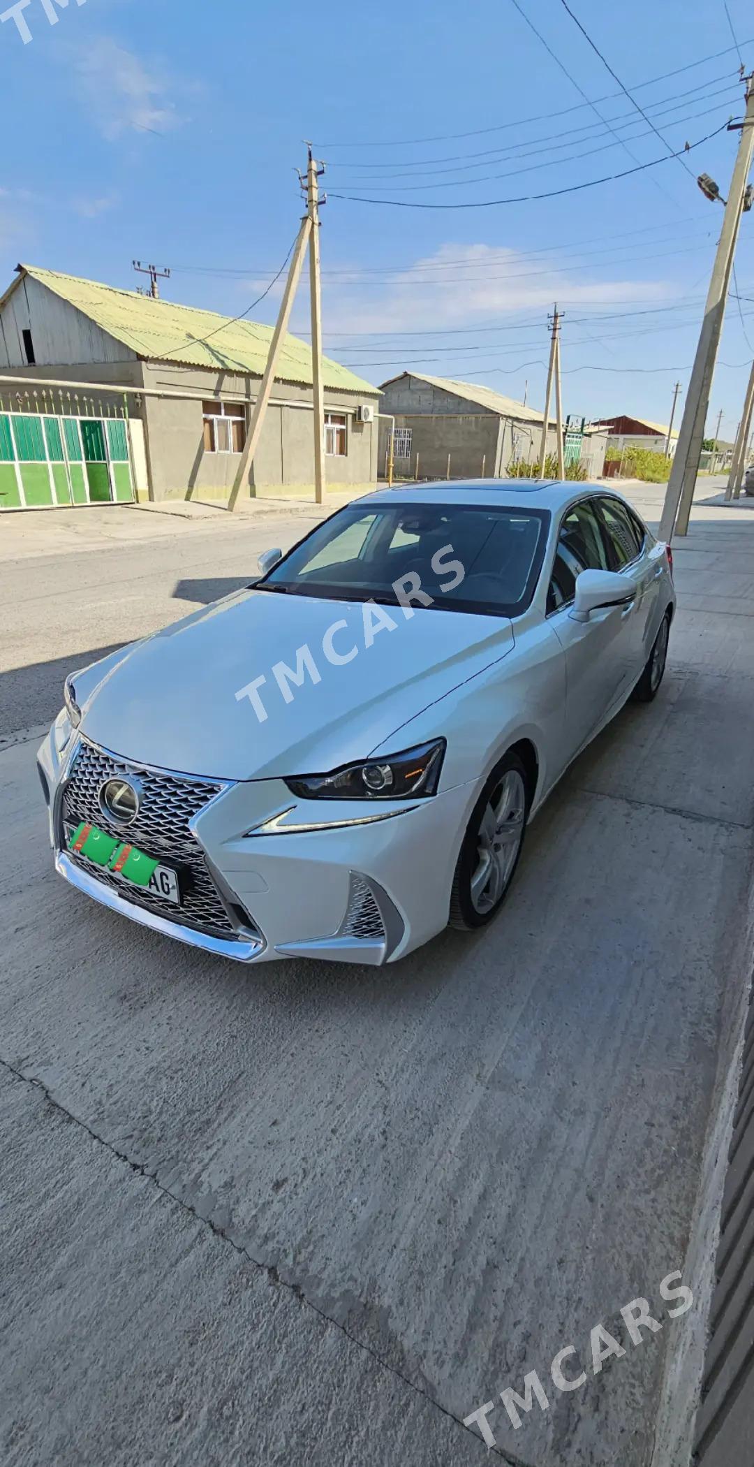 Lexus IS 300 2018 - 400 000 TMT - Мир 1 - img 3