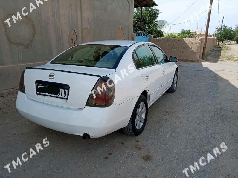 Nissan Altima 2003 - 50 000 TMT - Магданлы - img 4