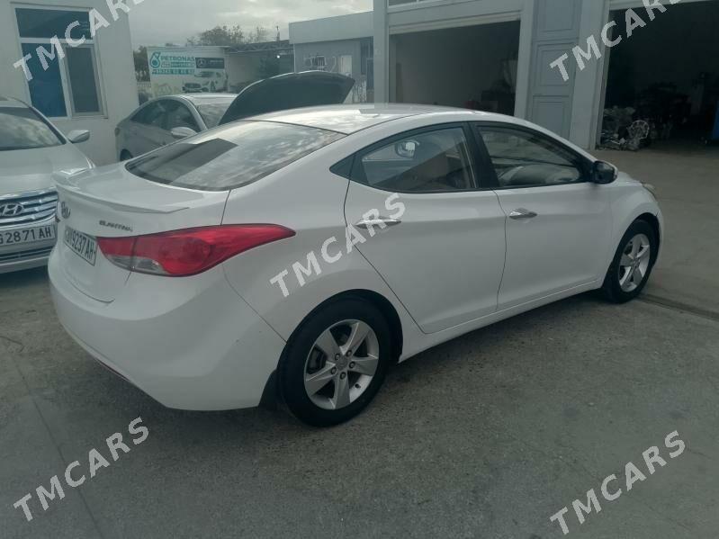 Hyundai Elantra 2012 - 135 000 TMT - Änew - img 2