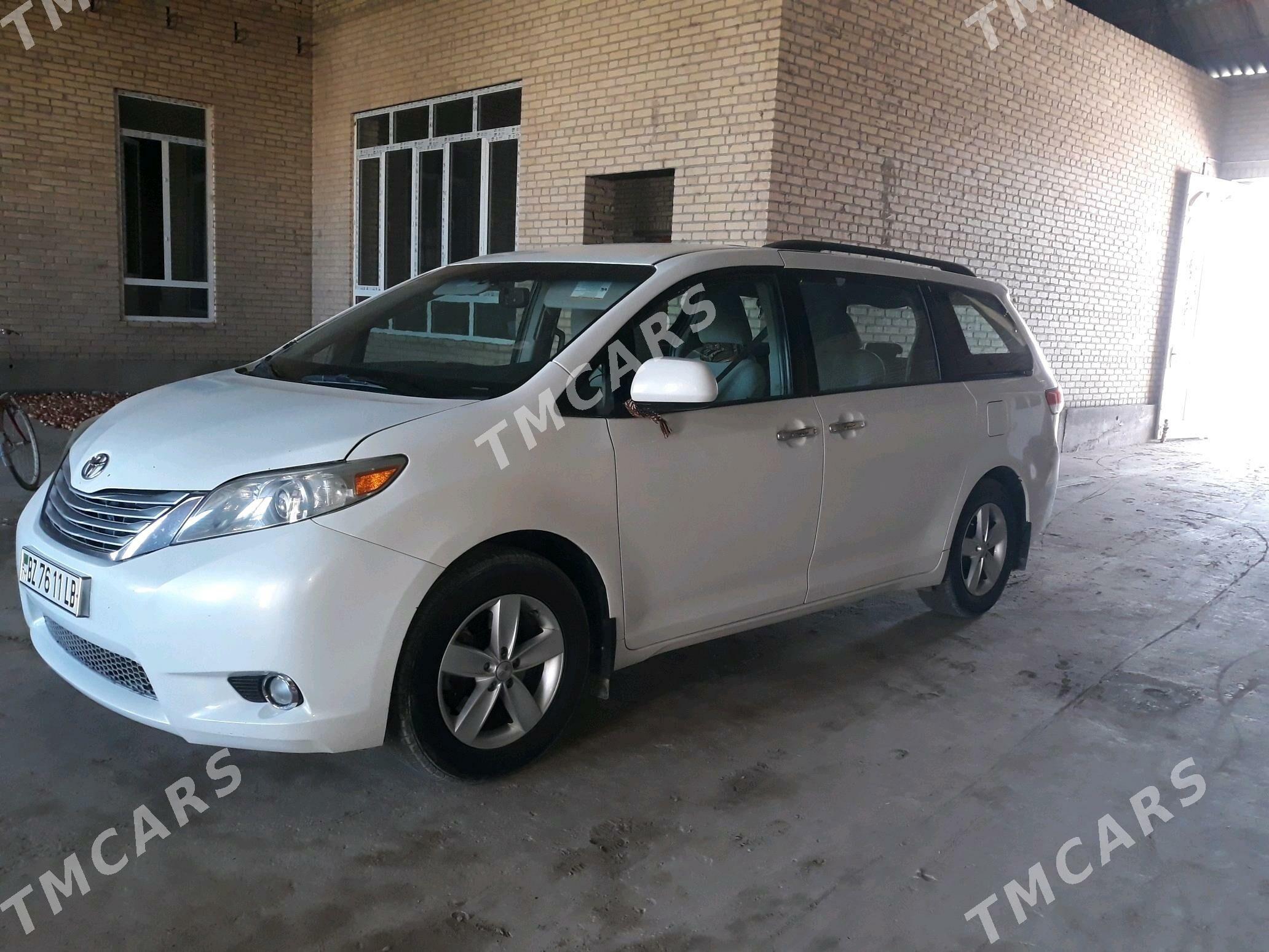 Toyota Sienna 2011 - 250 000 TMT - Farap - img 2