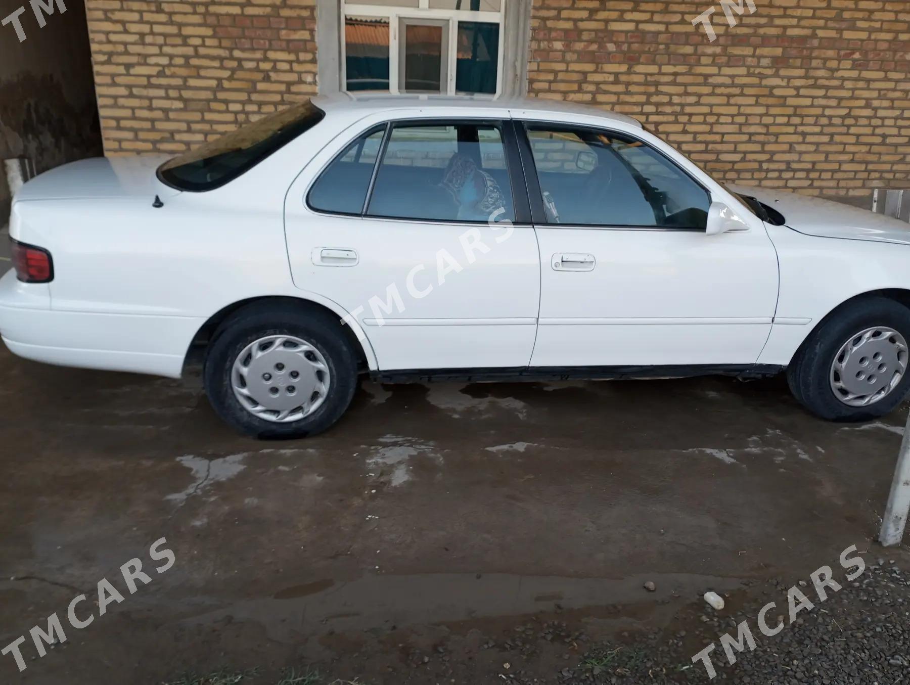 Toyota Camry 1993 - 70 000 TMT - Ак-Бугдайский этрап - img 3