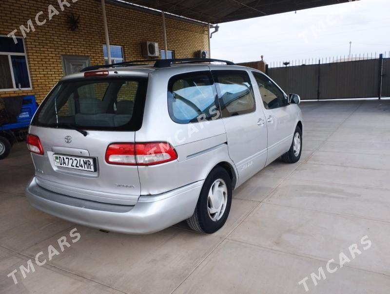 Toyota Sienna 2002 - 140 000 TMT - Ёлётен - img 4