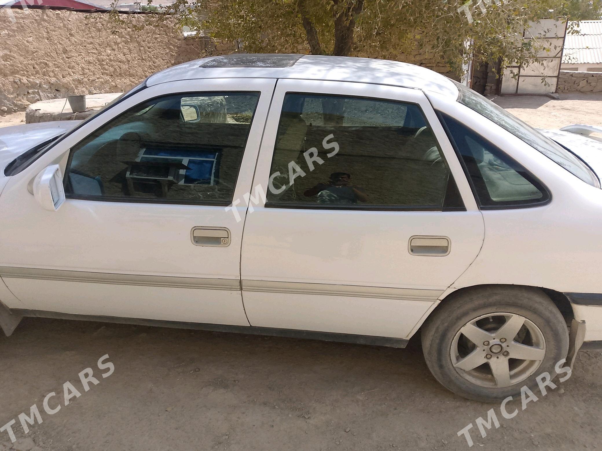 Opel Vectra 1992 - 22 000 TMT - Магданлы - img 3