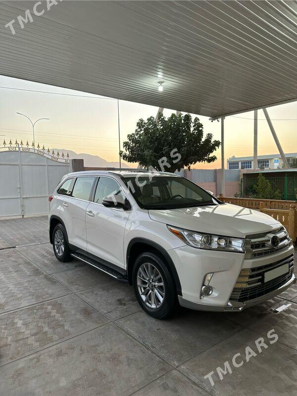 Toyota Highlander 2018 - 585 000 TMT - Бузмеин - img 5