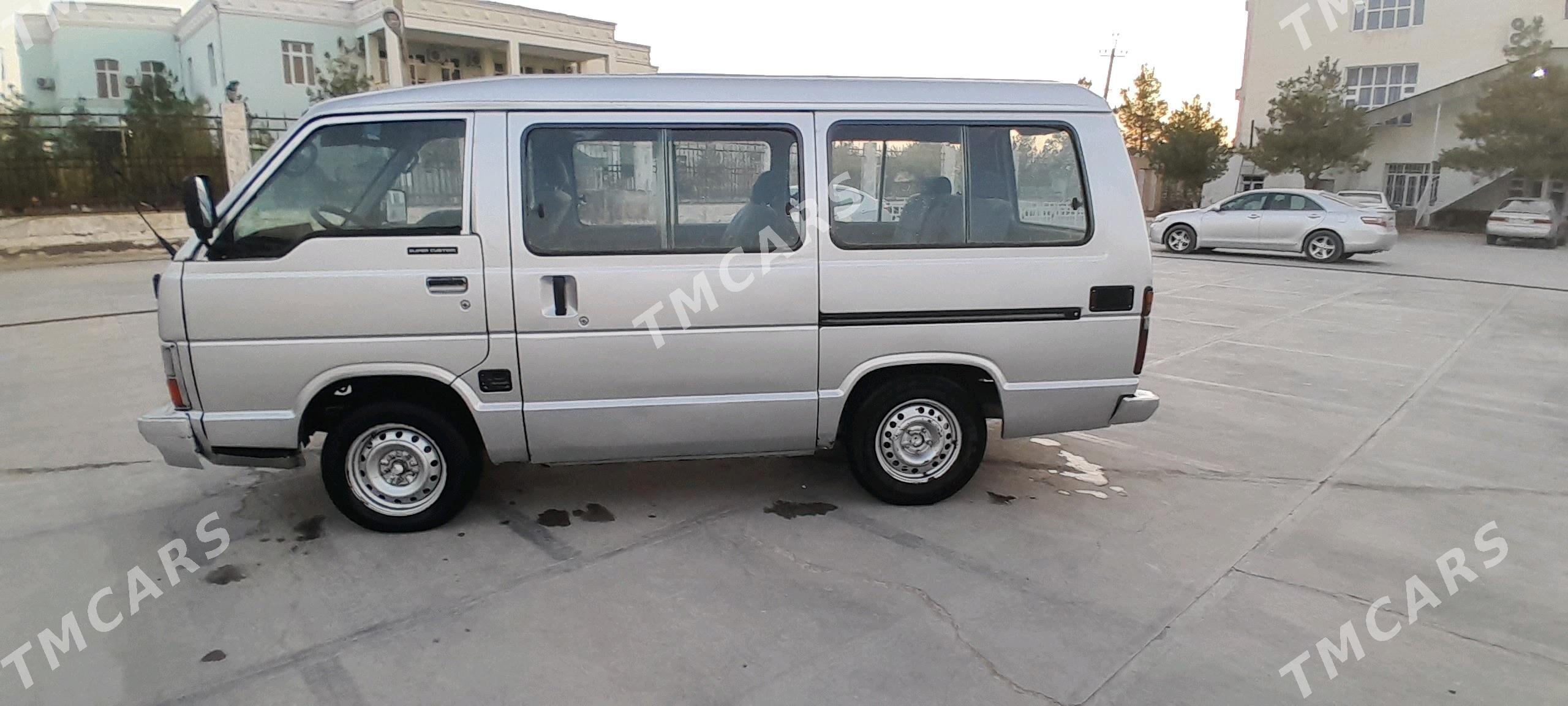 Toyota Hiace 1985 - 50 000 TMT - Сакарчага - img 3