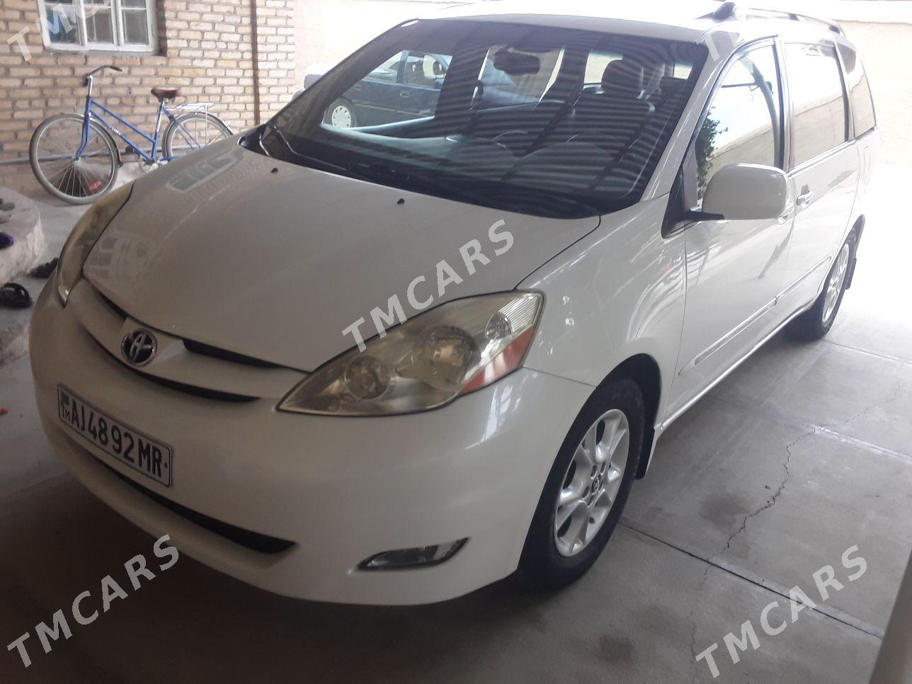 Toyota Sienna 2006 - 190 000 TMT - Мары - img 6