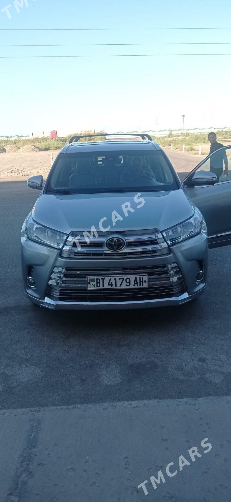 Toyota Highlander 2019 - 540 000 TMT - Türkmenabat - img 3