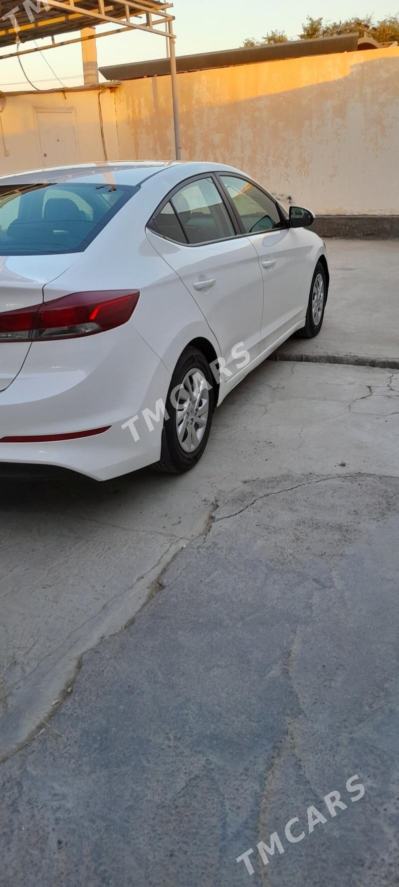 Hyundai Elantra 2018 - 165 000 TMT - Бедев - img 2