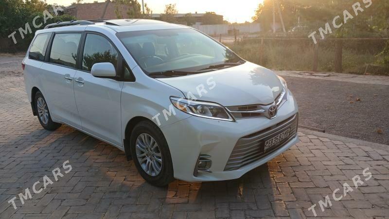 Toyota Sienna 2017 - 325 000 TMT - Байрамали - img 2