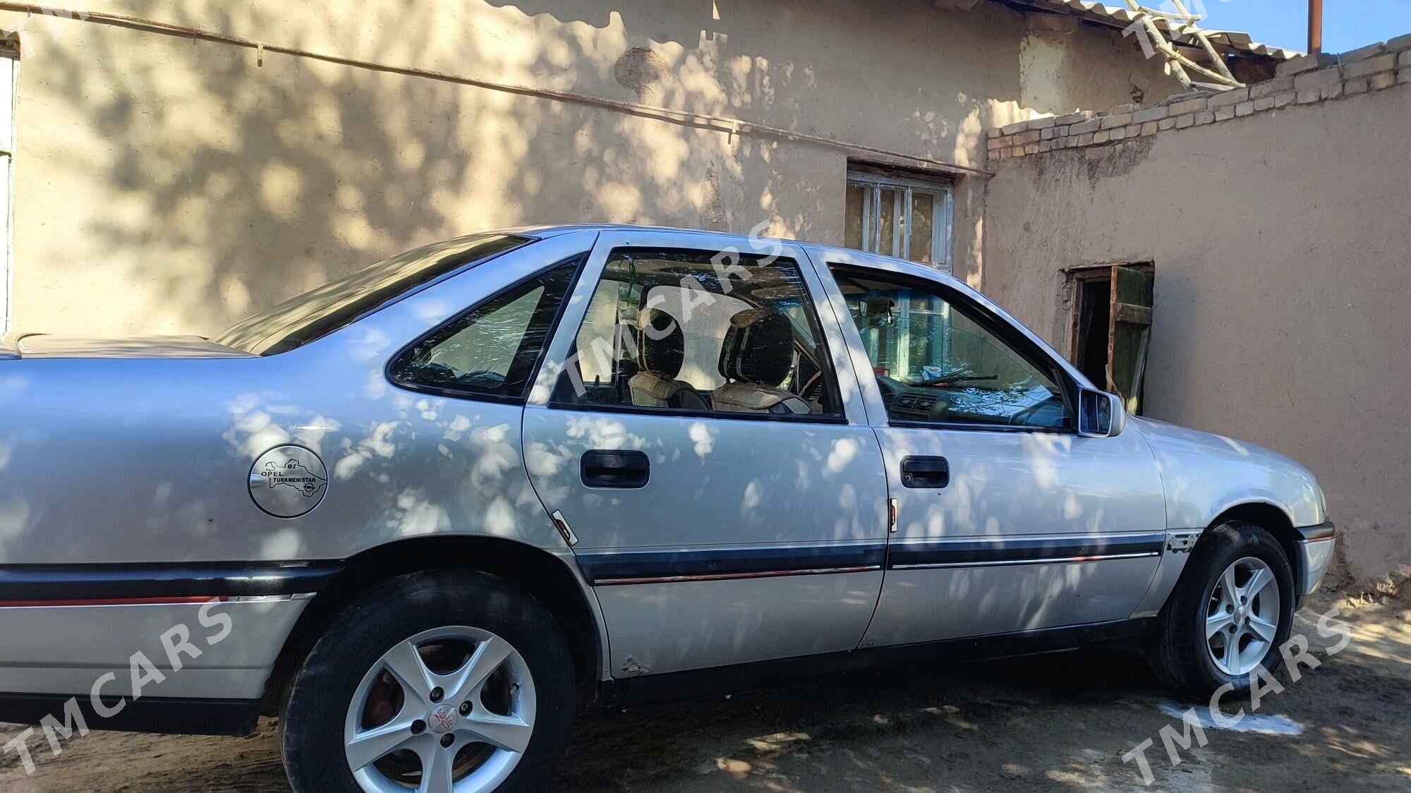 Opel Vectra 1989 - 26 000 TMT - Губадаг - img 7