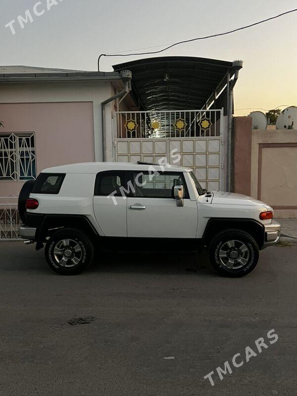 Toyota FJ Cruiser 2008 - 330 000 TMT - Ашхабад - img 5