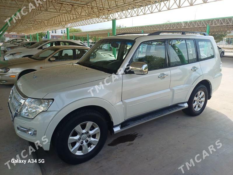 Mitsubishi Pajero 2009 - 230 000 TMT - 10 мкр - img 3