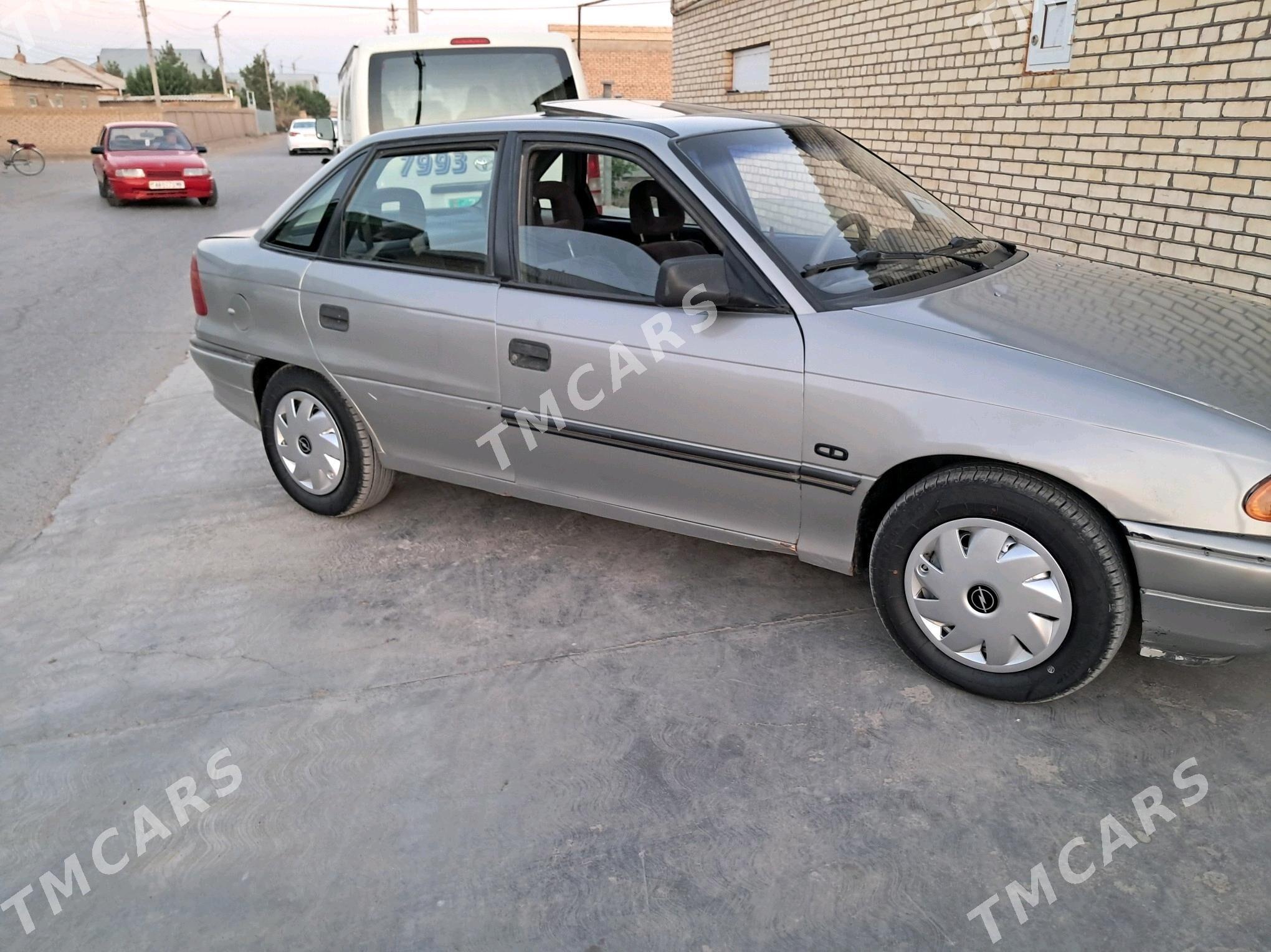 Opel Astra 1993 - 26 000 TMT - Мары - img 3