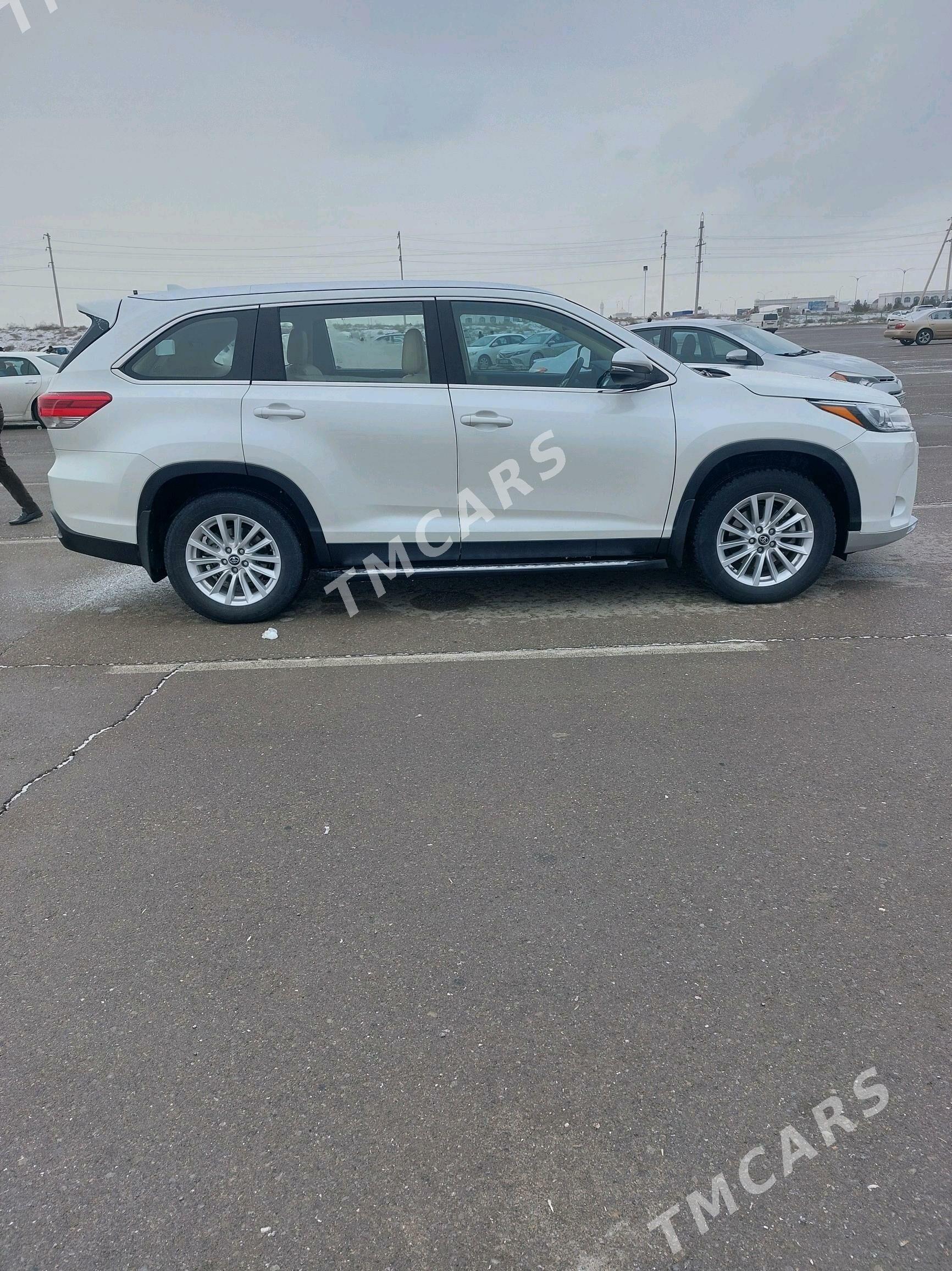 Toyota Highlander 2019 - 480 000 TMT - Теджен - img 5